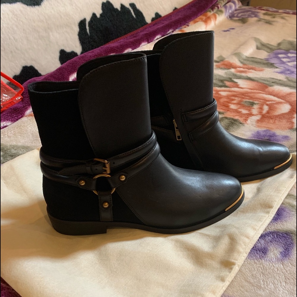 UGG black suede and leather short boots size 8